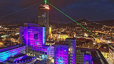Stadtportrait bei Nacht