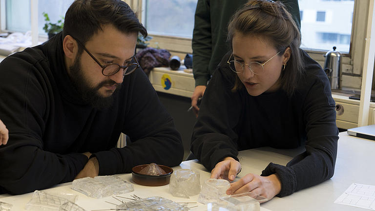 Ein Foto von Prof. Fahim Mohammadi und Lilly Wellner